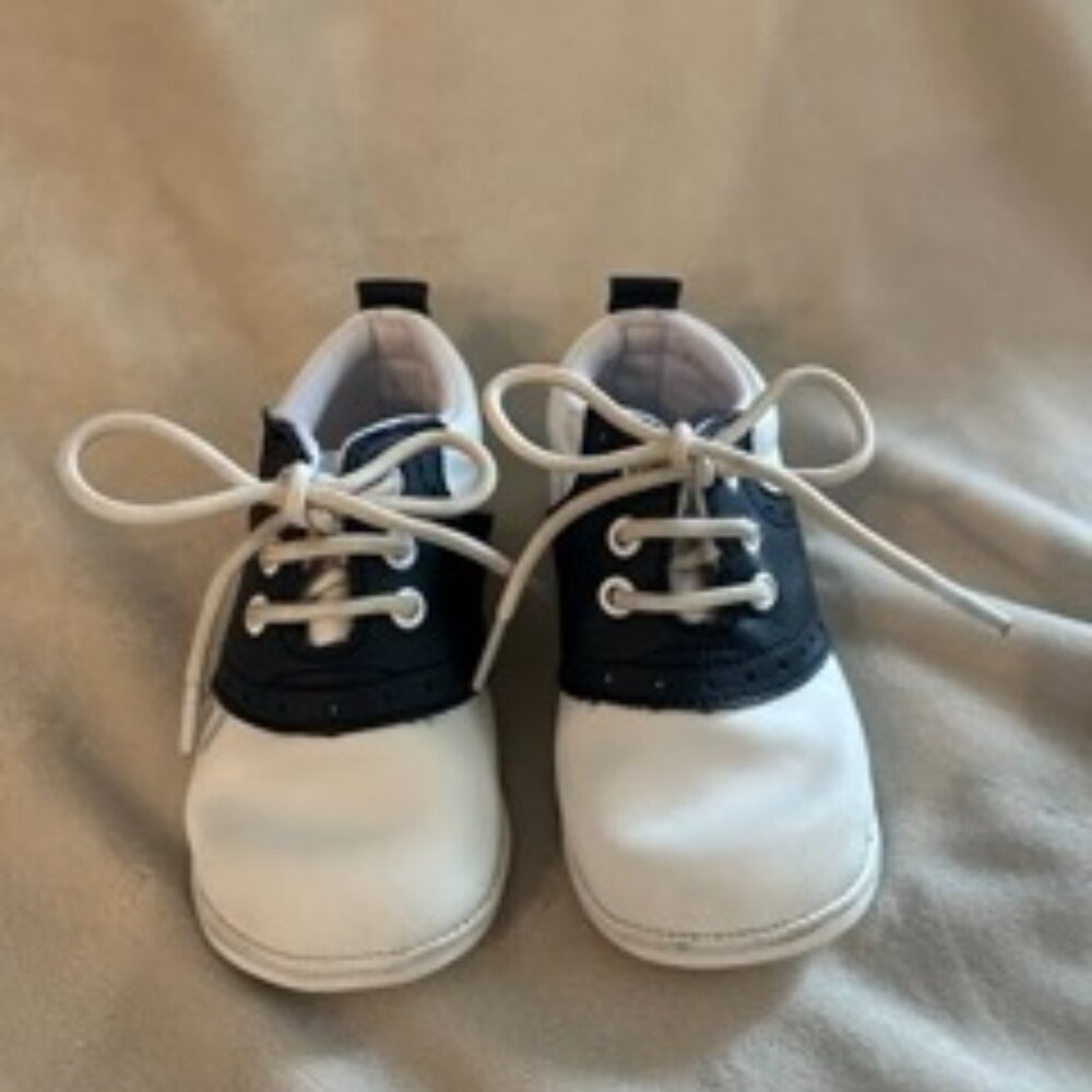 Angel, toddler shoes, size 6, white and navy